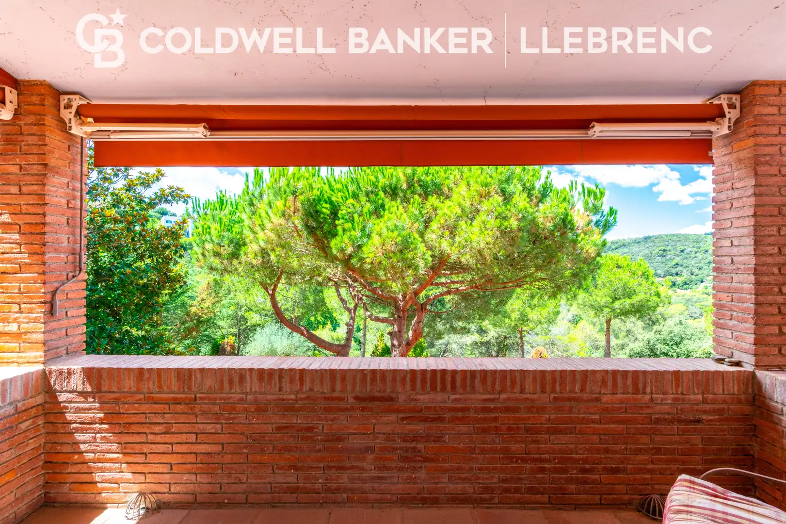 Vista exterior de Casa o chalet en venta en Barcelona con Calefacción, Jardín privado y Parquet