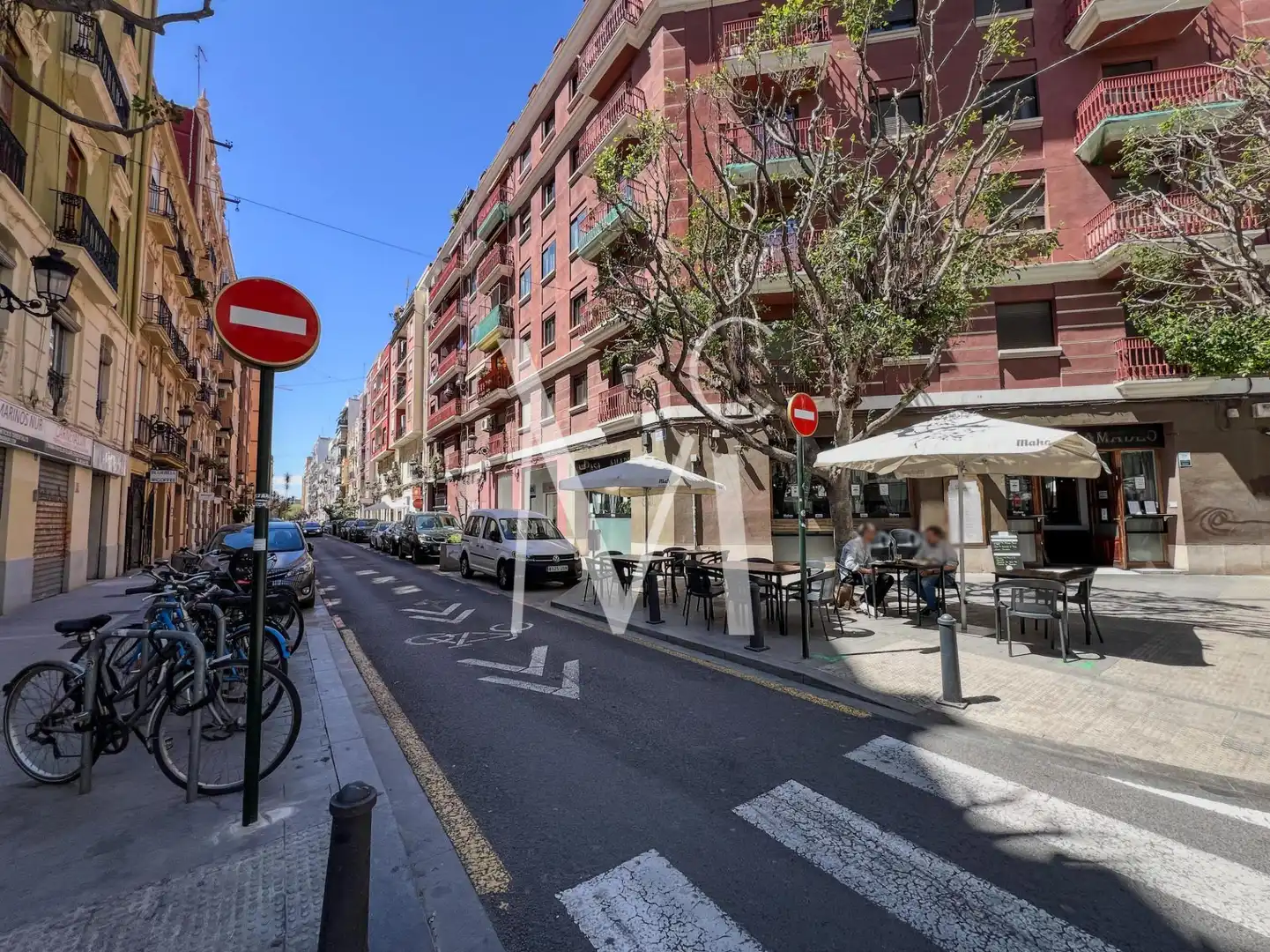 Vista exterior de Local de lloguer en Valencia