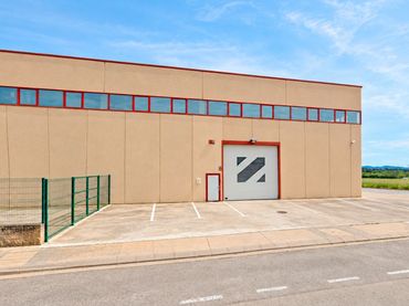 Nave industrial en alquiler en CARRER DE LA GARROTXA 22