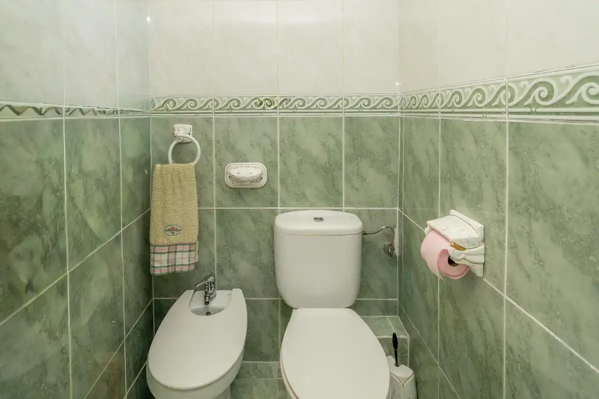 Baño de Piso en venta en Benidorm con Aire acondicionado, Calefacción y Terraza