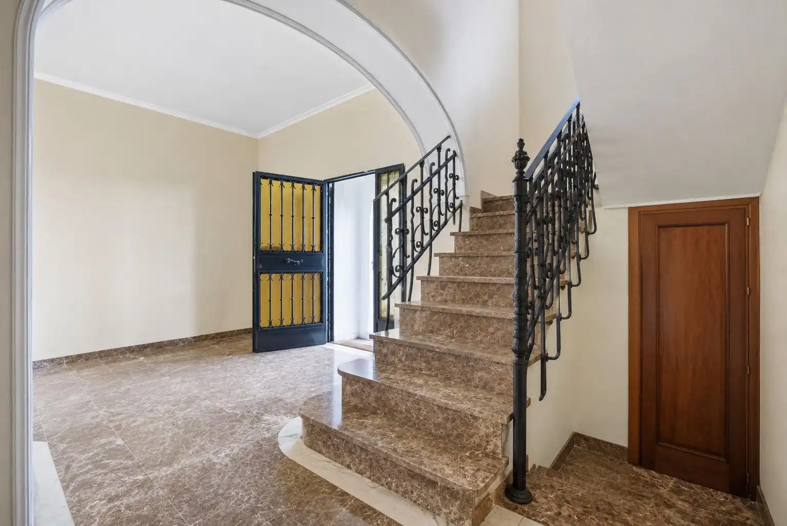 Detached house with terrace for sale in San Pablo - Santa Justa, imagen 2