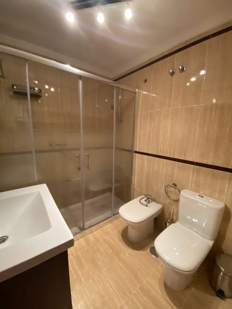 Badezimmer von Wohnung zur Miete in Málaga mit Klimaanlage, Terrasse und Möbliert