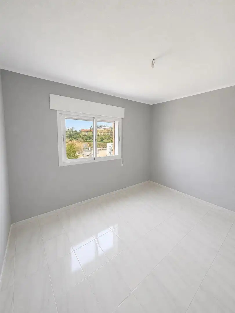 Habitación de Piso en venta en Málaga con Terraza y Balcón