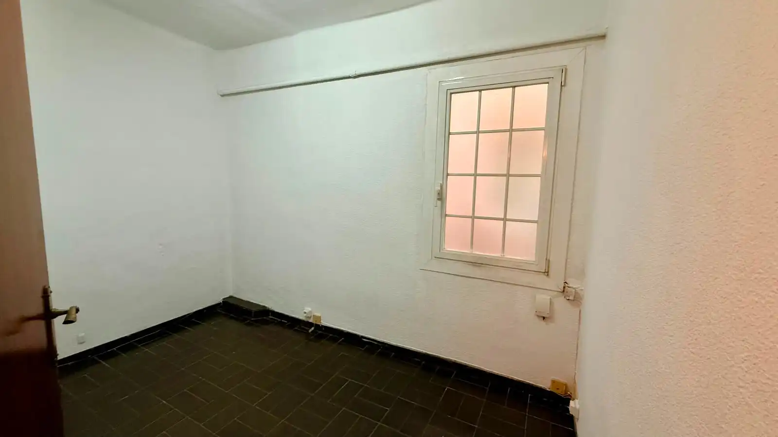 Piso en venta en Barcelona con Calefacción, Terraza y Trastero