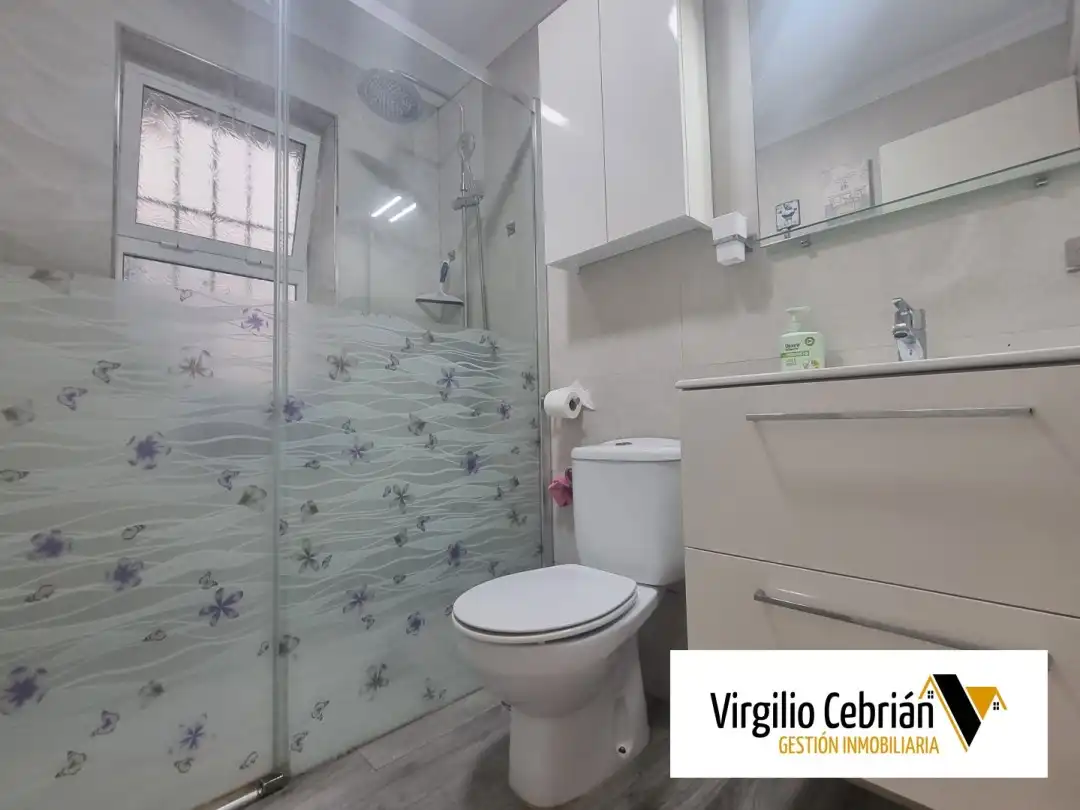 Baño de Piso en venta en Chipiona con Aire acondicionado y Calefacción