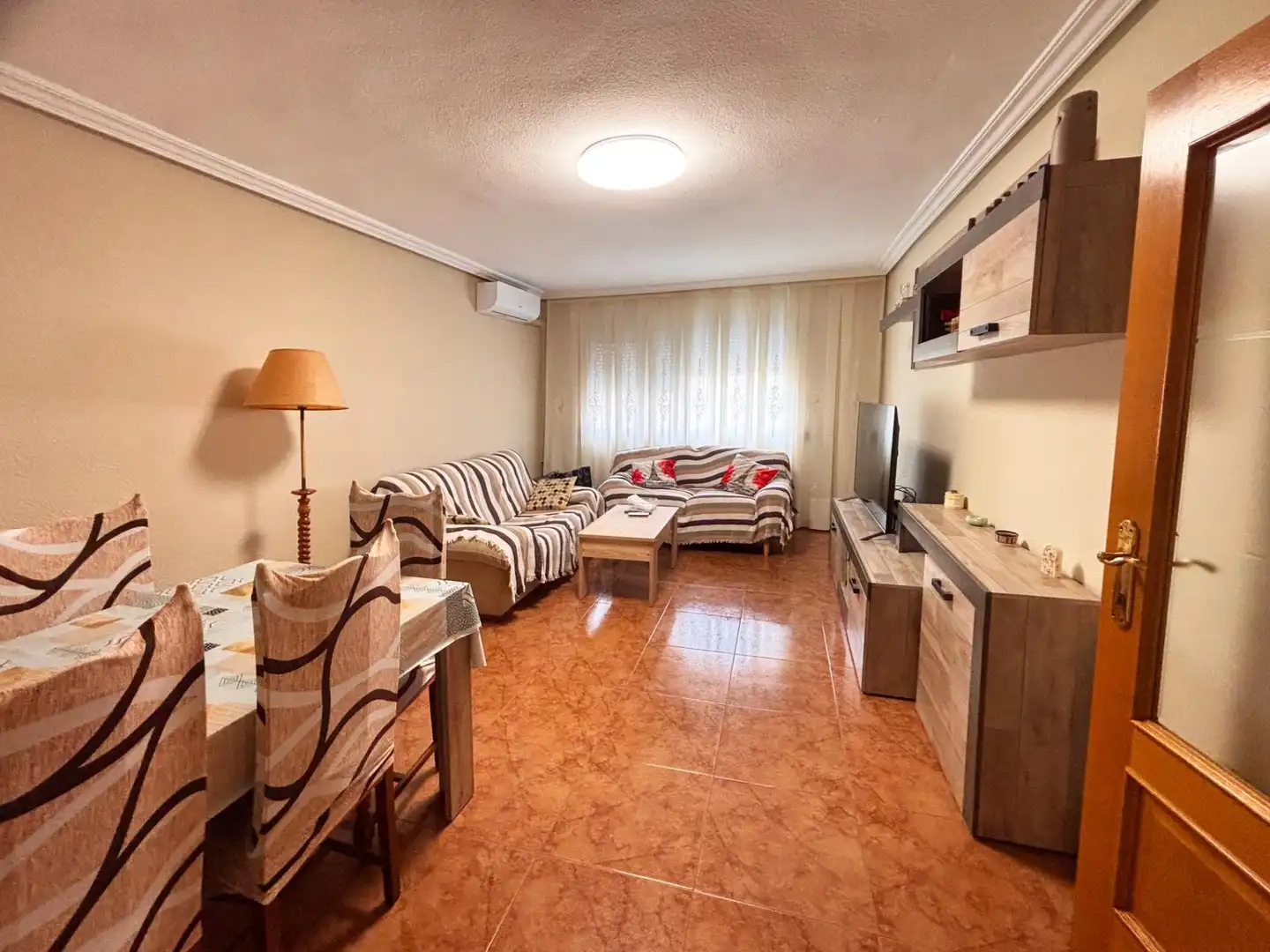 Sala d'estar de Pis en venda en Valencia amb Aire condicionat i Balcó