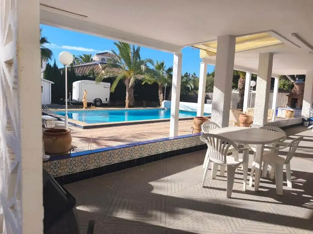 Schwimmbecken von Haus oder Chalet zum Verkauf in Cartagena mit Klimaanlage, Heizung und Privatgarten