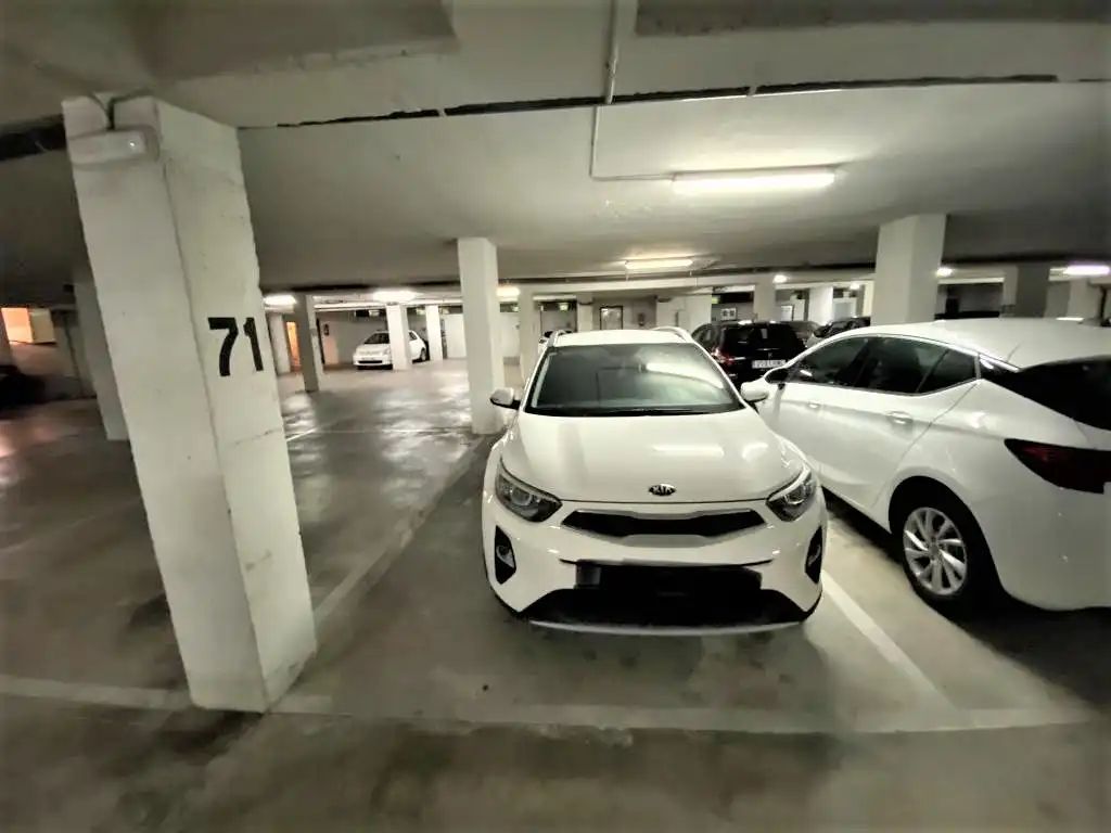 Parking de Piso de alquiler en Cáceres con Amueblado