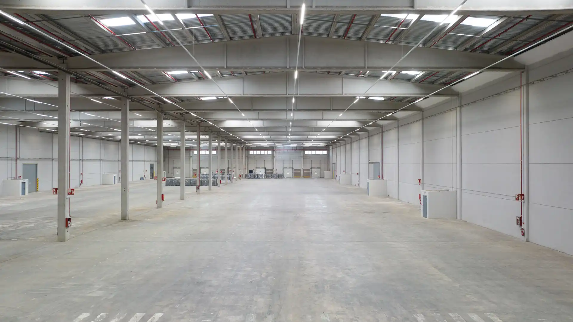 Industrial building with lift to rent in Avenida del Río Henares 78, imagen 2