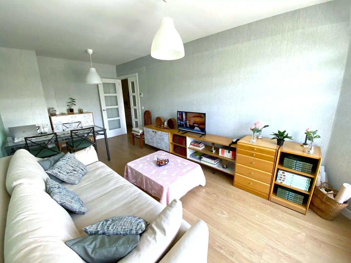 Living room of Flat for sale in Castro-Urdiales  with Heating, Private garden and Parquet flooring
