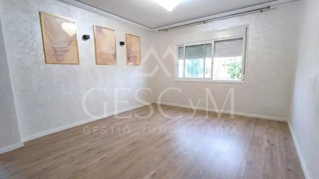 Flat for sale in Sant Joan Despí  with Parquet flooring