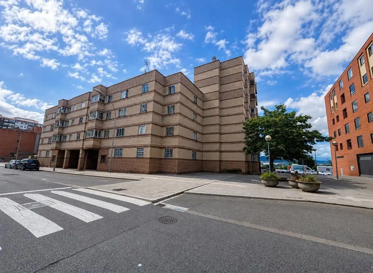 Vista exterior de Piso en venta en Barañáin / Barañain