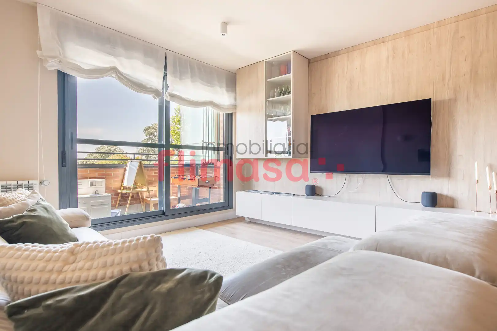 Living room of Flat for sale in Boadilla del Monte  with Air Conditioner, Heating and Terrace