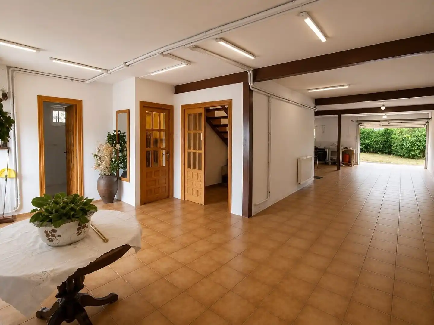 Finca rústica en venta en Valle de Losa con Jardín privado, Amueblado y Alarma