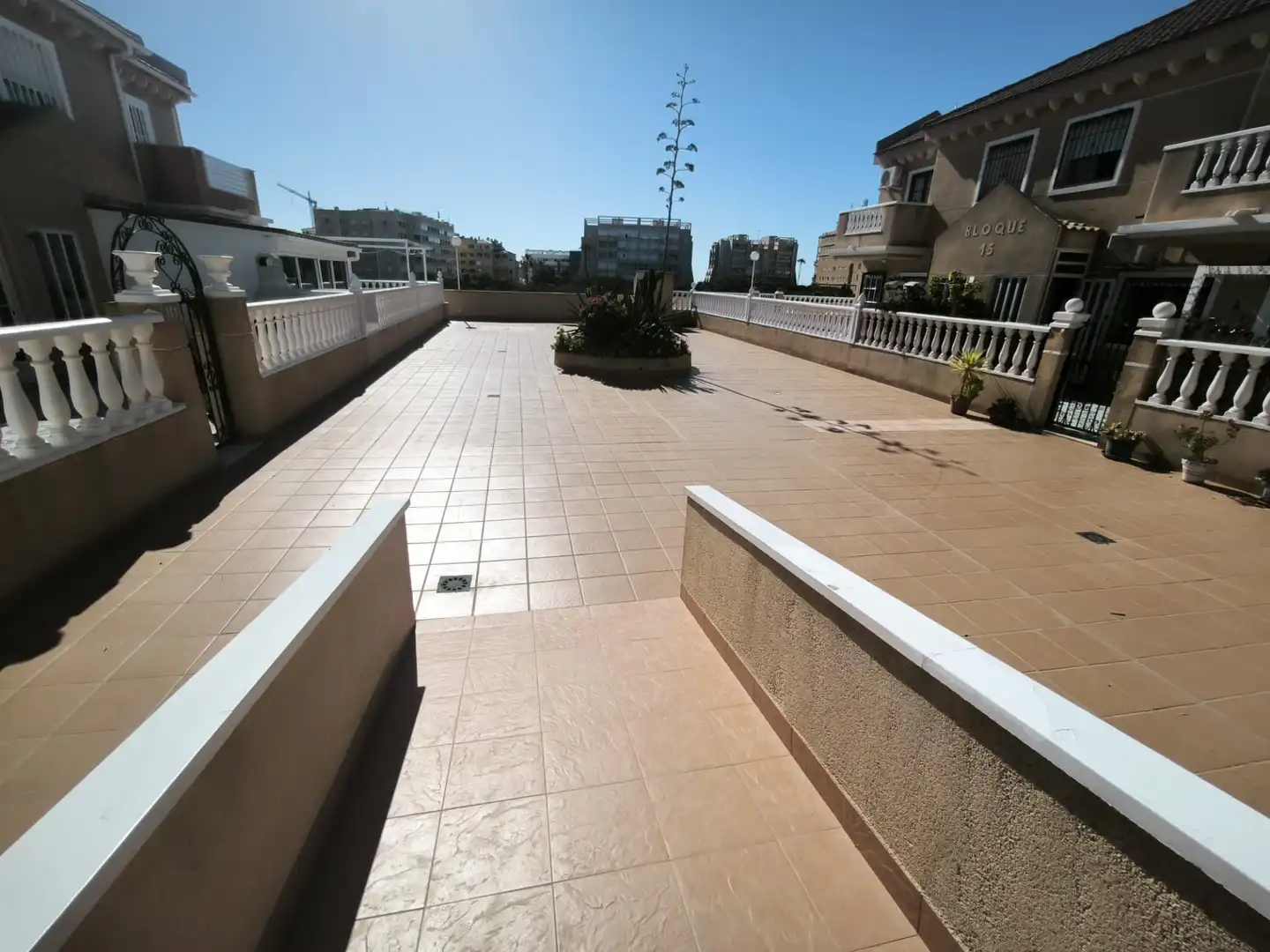 Terrasse von Wohnung zum Verkauf in Torrevieja mit Klimaanlage, Heizung und Möbliert