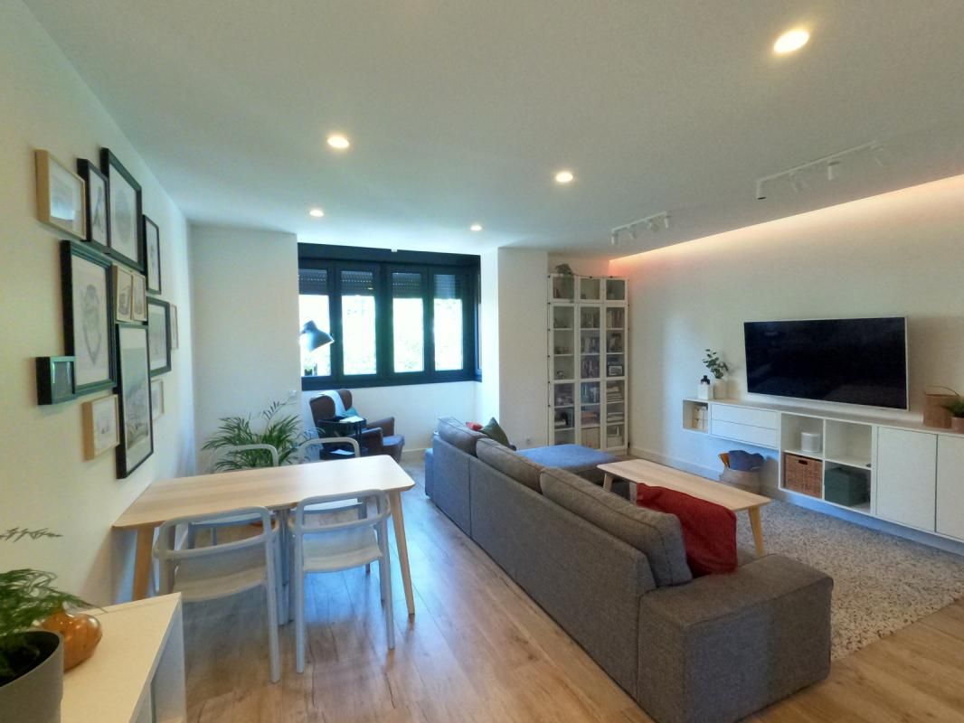 Sala d'estar de Pis en venda en  Madrid Capital amb Moblat