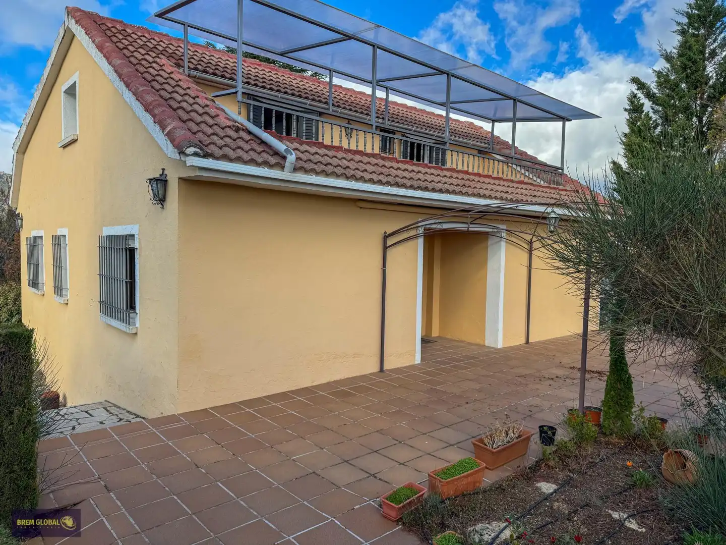 Vista exterior de Casa o xalet en venda en El Berrueco amb Calefacció, Terrassa i Traster