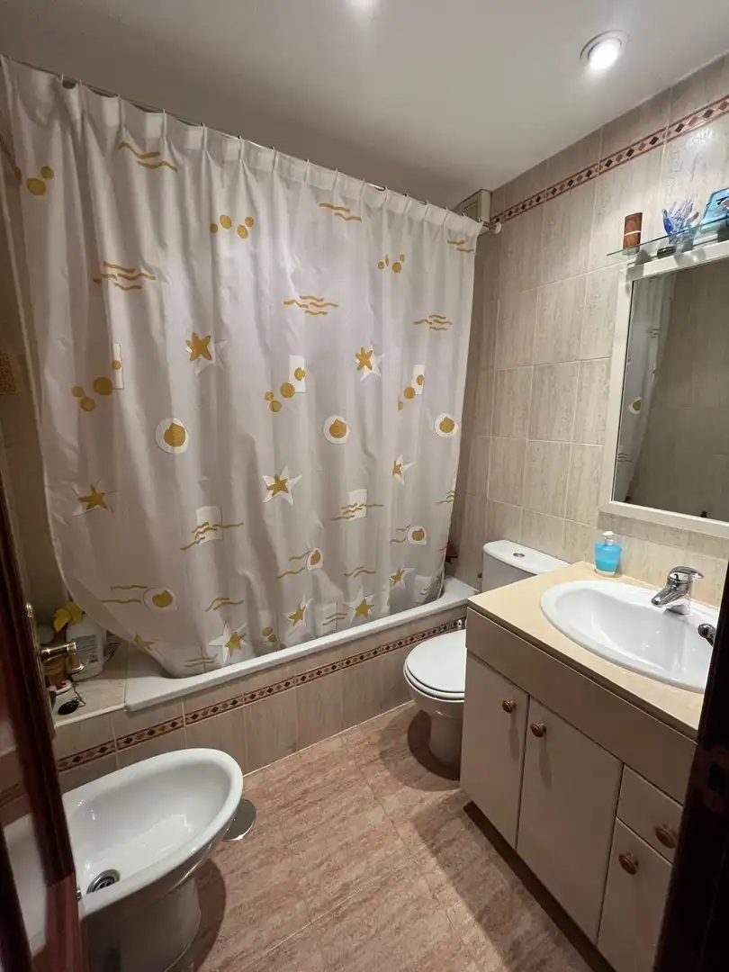 Baño de Piso en venta en Marbella con Aire acondicionado, Terraza y Piscina comunitaria