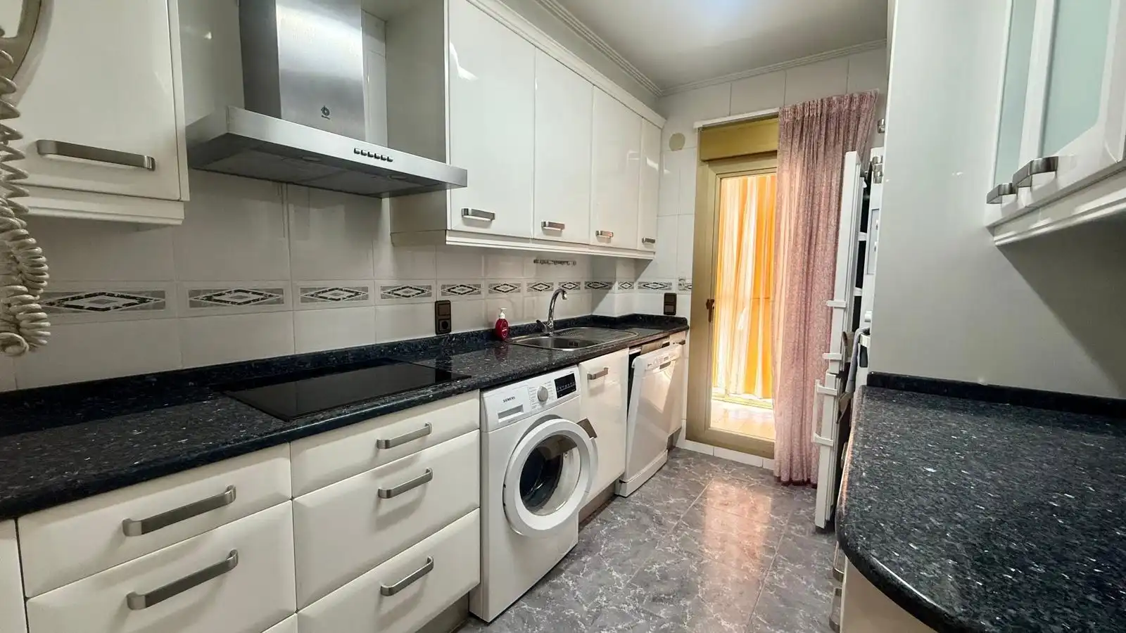 Kitchen of Flat for rent in Zaragoza  with Air Conditioner, Heating and Parquet flooring