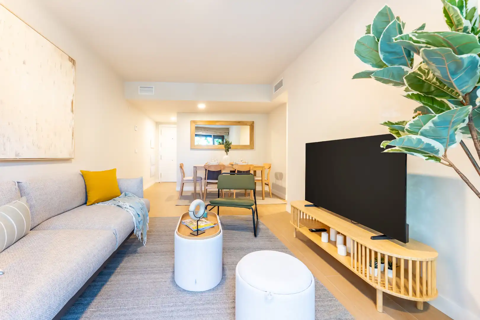 Living room of Flat for sale in Sevilla  with Air Conditioner, Heating and Storage room