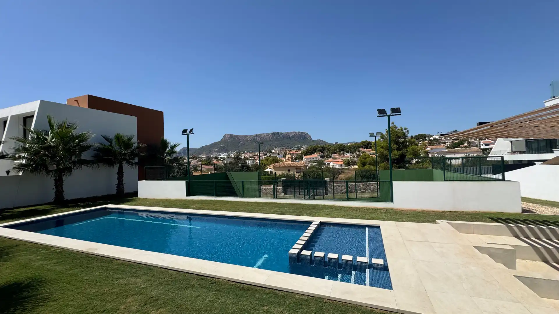Piscina de Casa adosada de alquiler en Calpe / Calp con Aire acondicionado, Jardín privado y Terraza