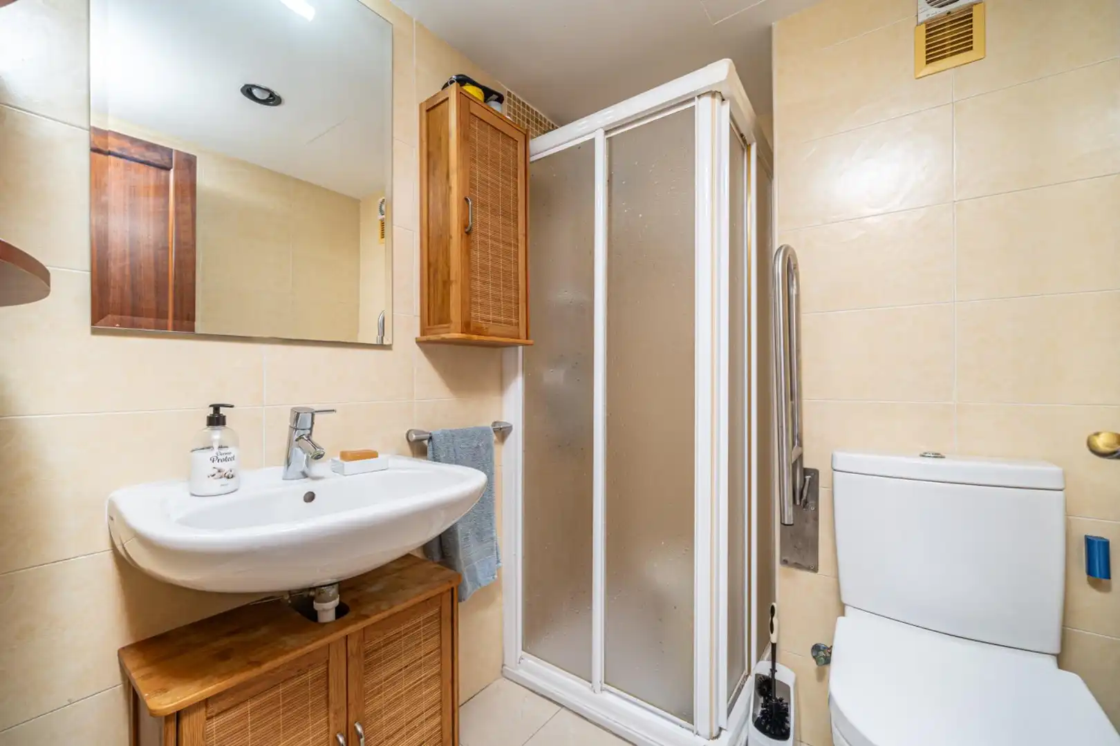 Bathroom of Attic for sale in Manacor