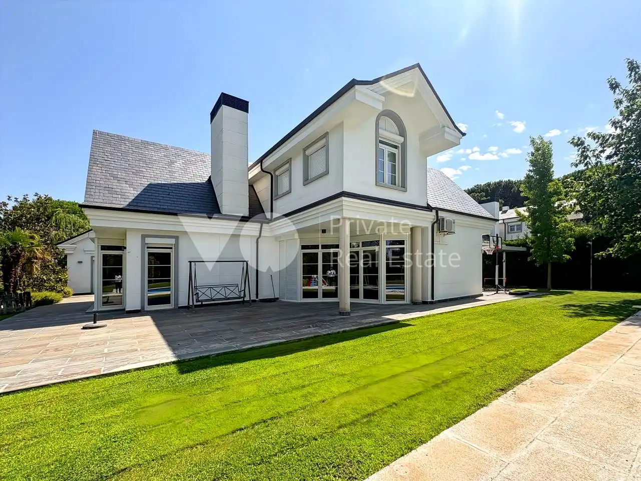 Vista exterior de Casa o xalet de lloguer en Boadilla del Monte amb Aire condicionat, Calefacció i Jardí privat