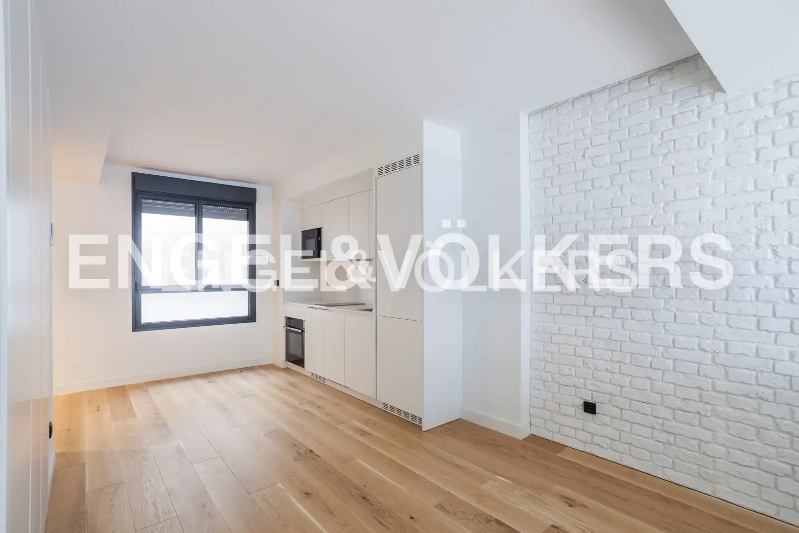 Sala de estar de Piso de alquiler en Madrid con Aire acondicionado, Calefacción y Jardín privado