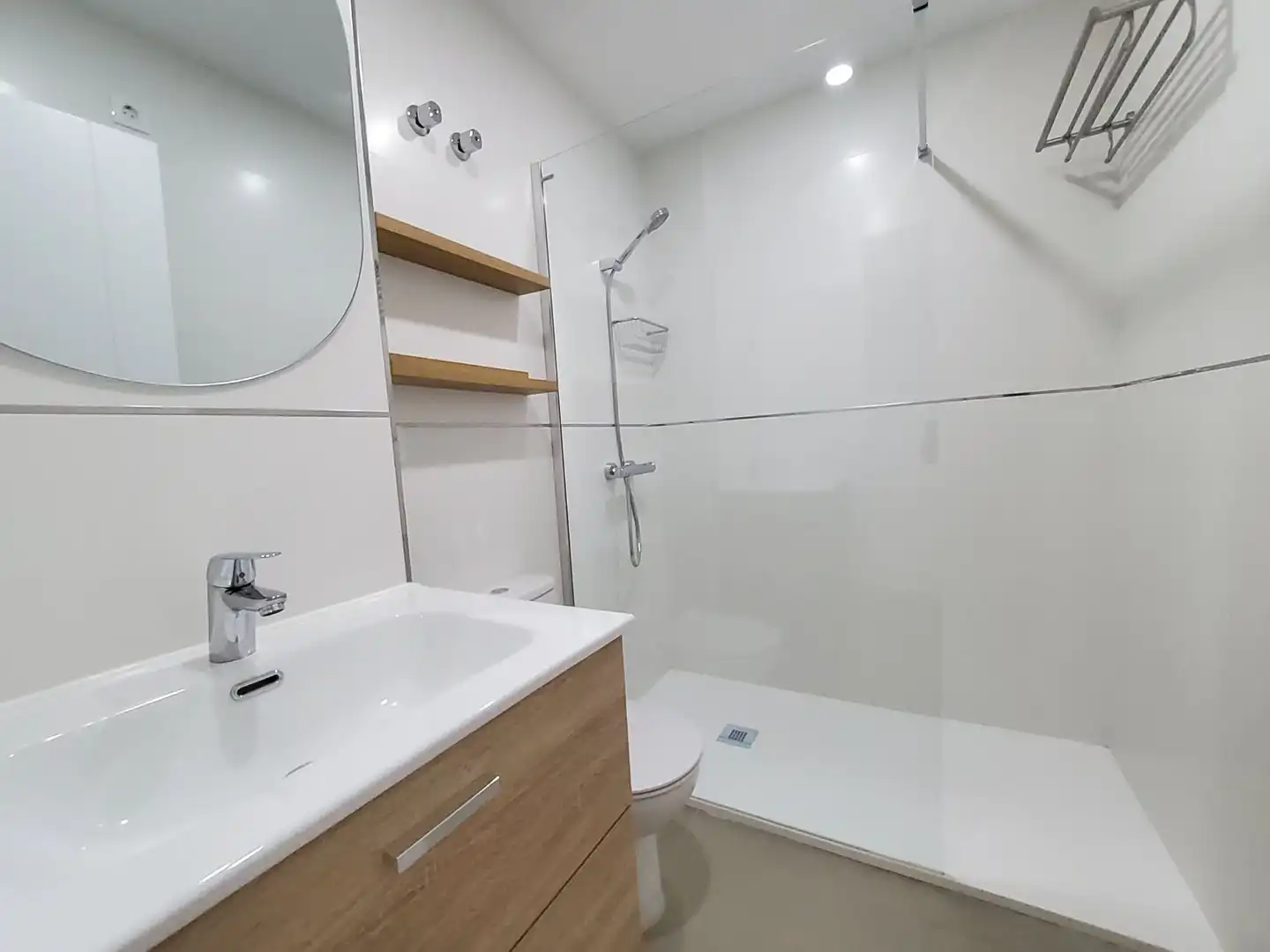 Baño de Piso de alquiler en Córdoba con Aire acondicionado