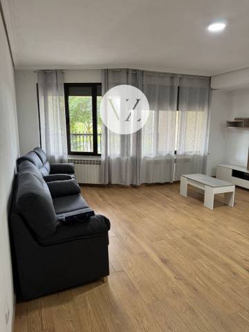 Piso en Alquiler en PLAZA DE BURGOS en Capuchinos - Glorieta - Ciudad Jardín