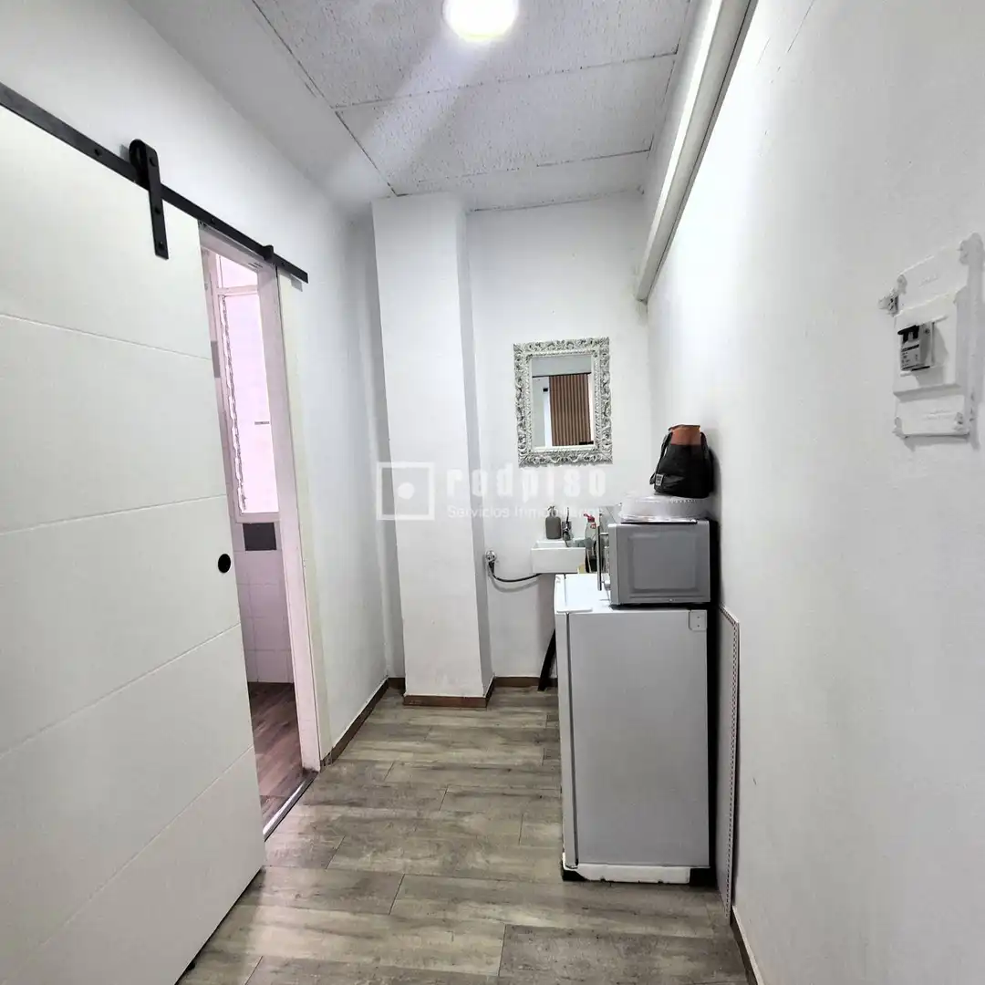 Habitación de Local en venta en Los Remedios