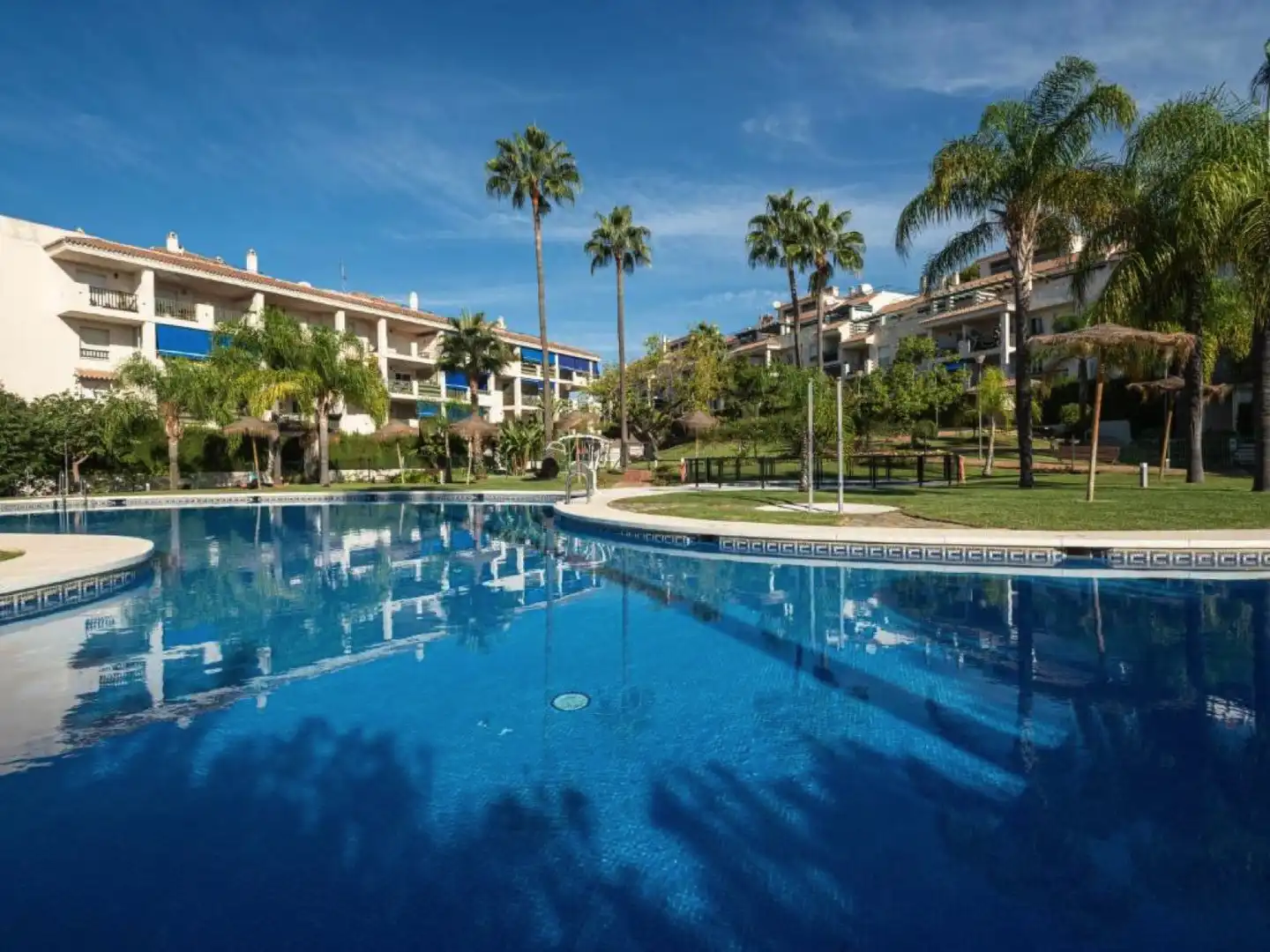 Habitatge amb piscina en venda a Nueva Andalucía, imagen 2
