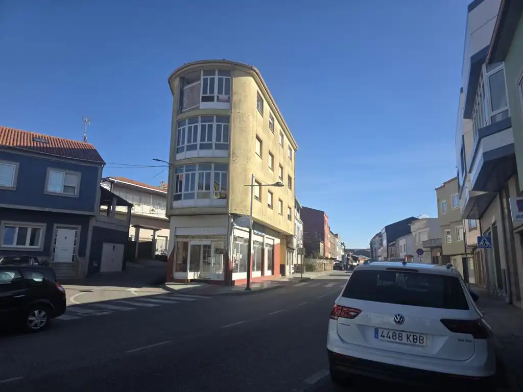 Vista exterior de Piso en venta en Boiro con Parquet, Trastero y Amueblado