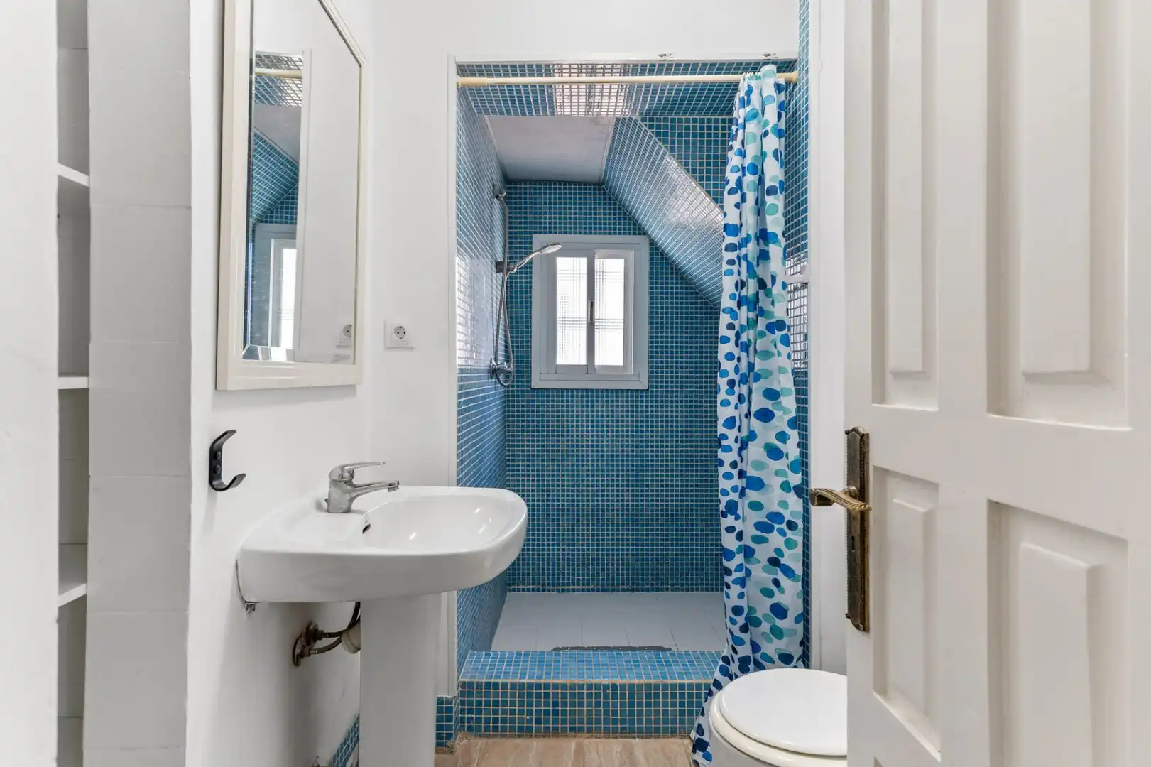 Bathroom of Houses for sale in Benalmádena  with Air Conditioner, Private garden and Swimming Pool