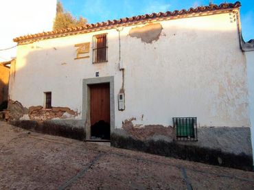 Casa en venda a CL FUENTE 18