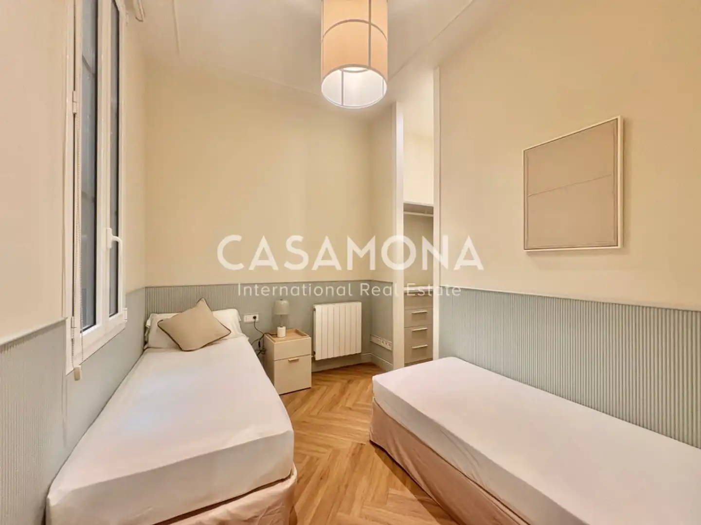 Dormitori de Apartament en venda en Barcelona amb Aire condicionat, Calefacció i Terrassa