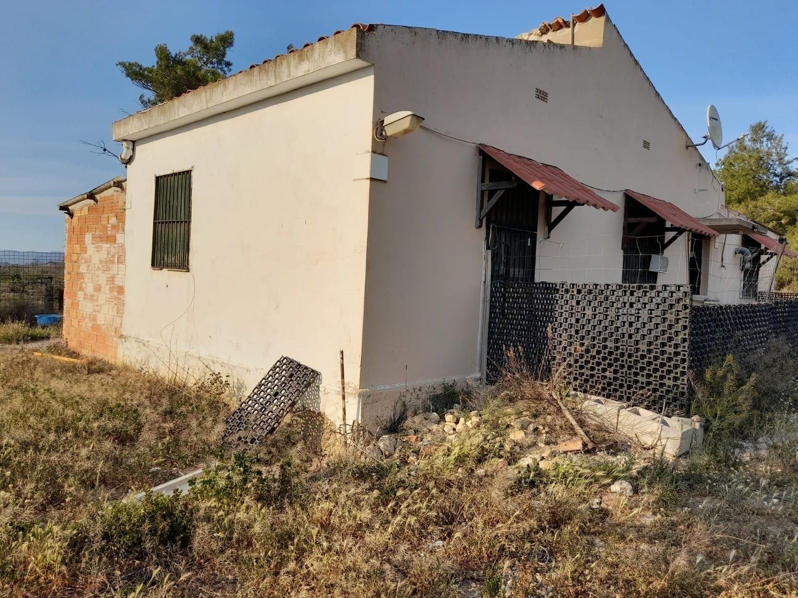 Country house for sale in Flix
