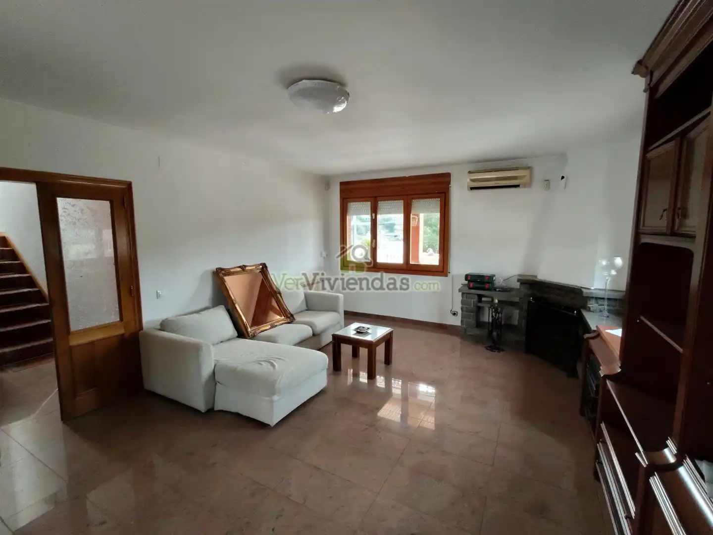 Sala d'estar de Casa o xalet en venda en Cerdanyola del Vallès amb Calefacció, Jardí privat i Parquet