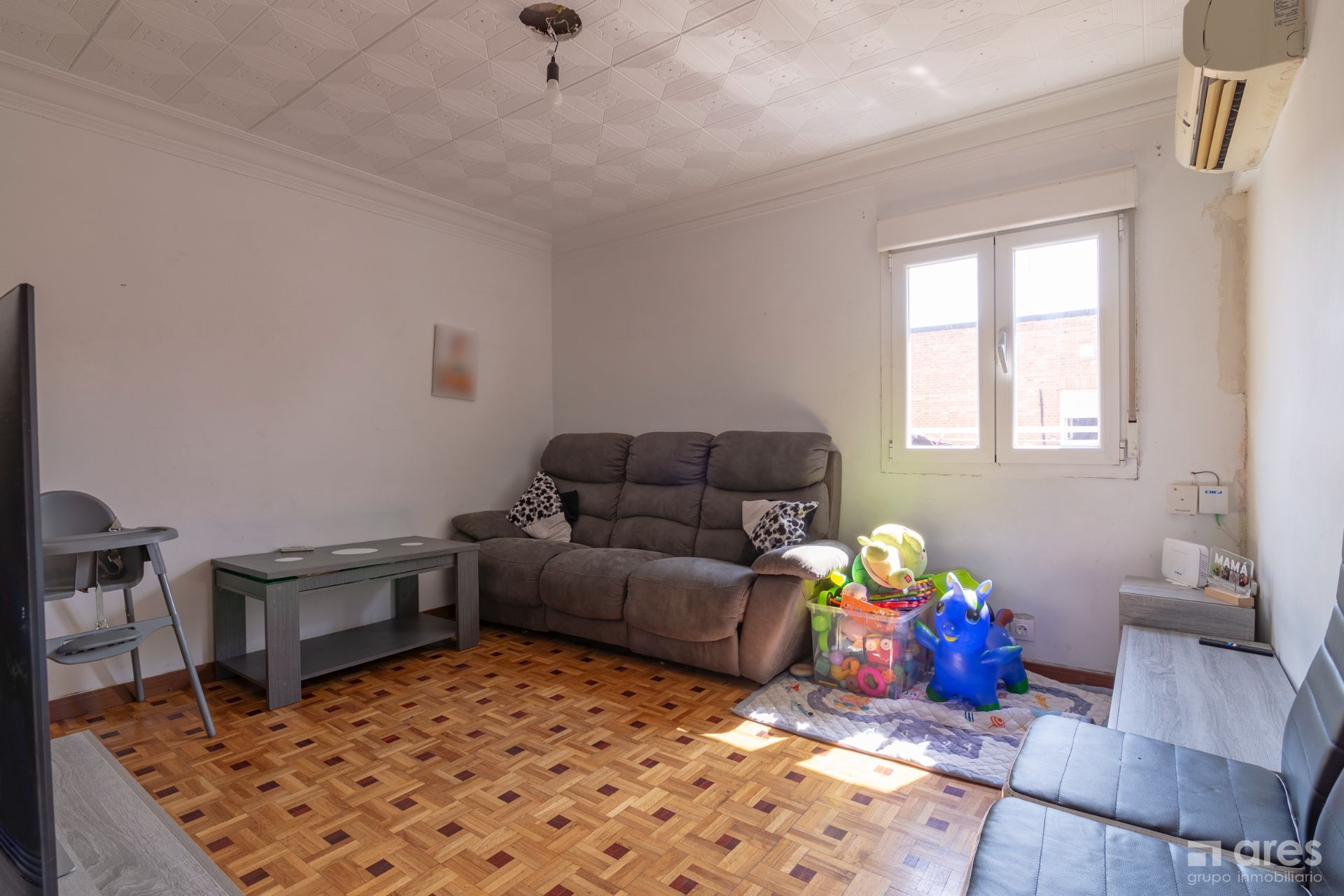 Sala d'estar de Pis en venda en  Madrid Capital amb Aire condicionat