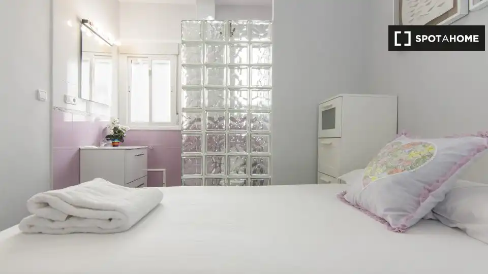 Habitación de Apartamento para compartir en Madrid con Aire acondicionado, Calefacción y Terraza