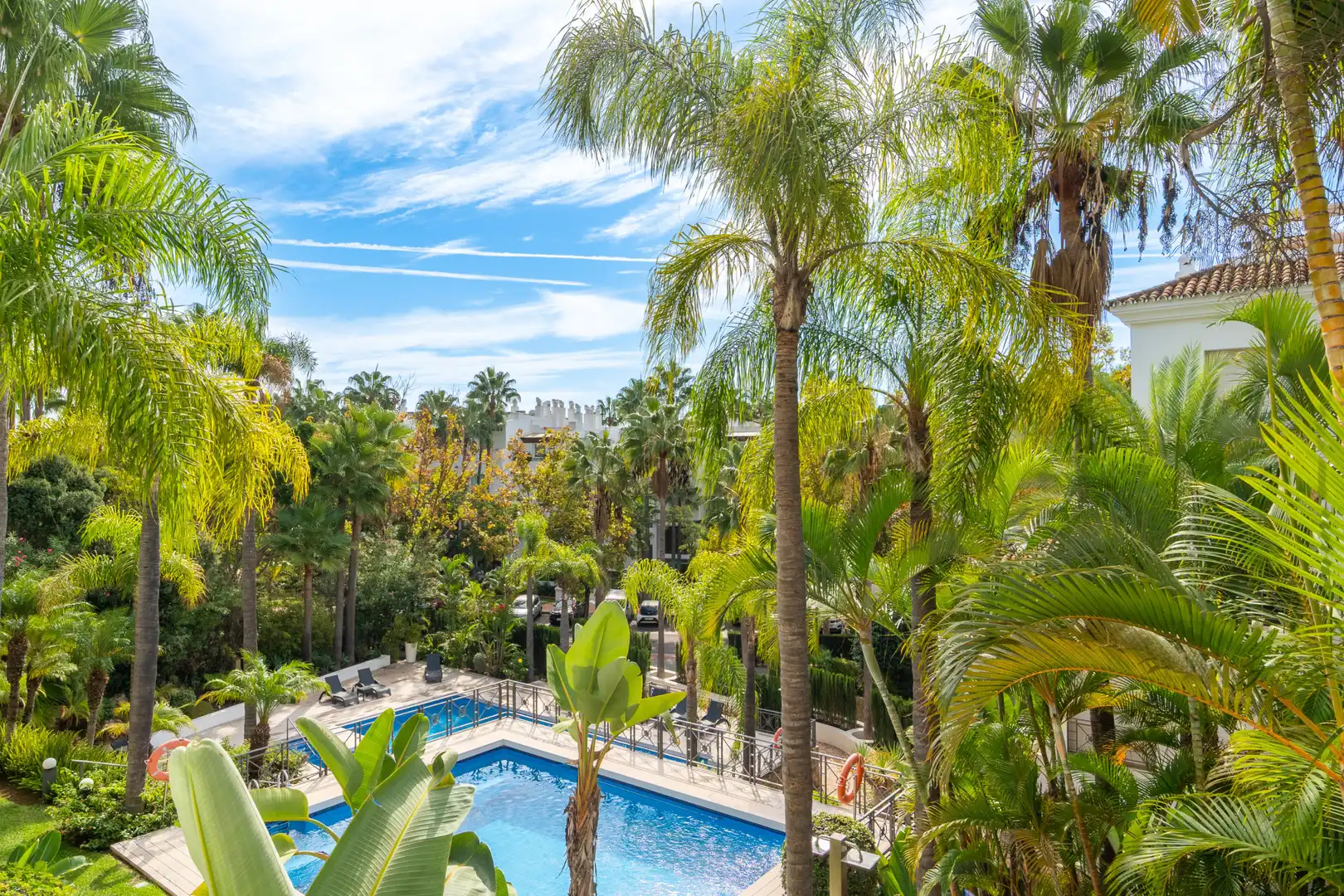 Vista exterior de Apartament en venda en Marbella amb Aire condicionat, Calefacció i Terrassa
