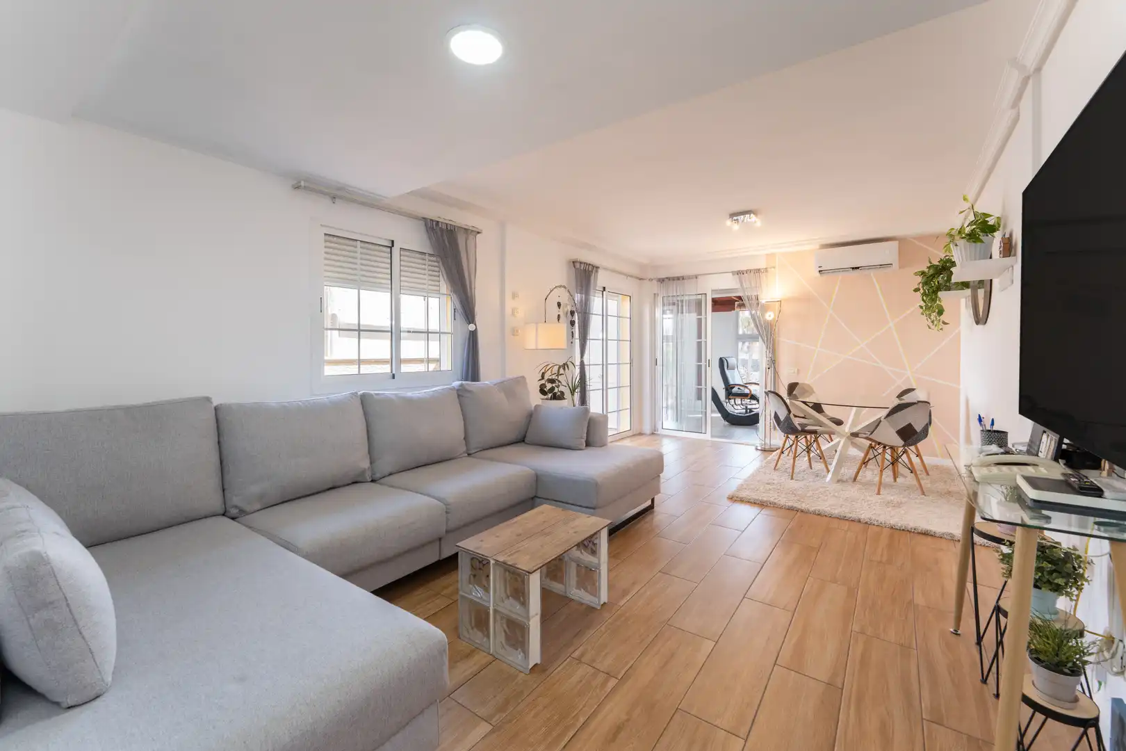 Sala d'estar de Casa adosada en venda en San Bartolomé de Tirajana amb Aire condicionat, Calefacció i Terrassa