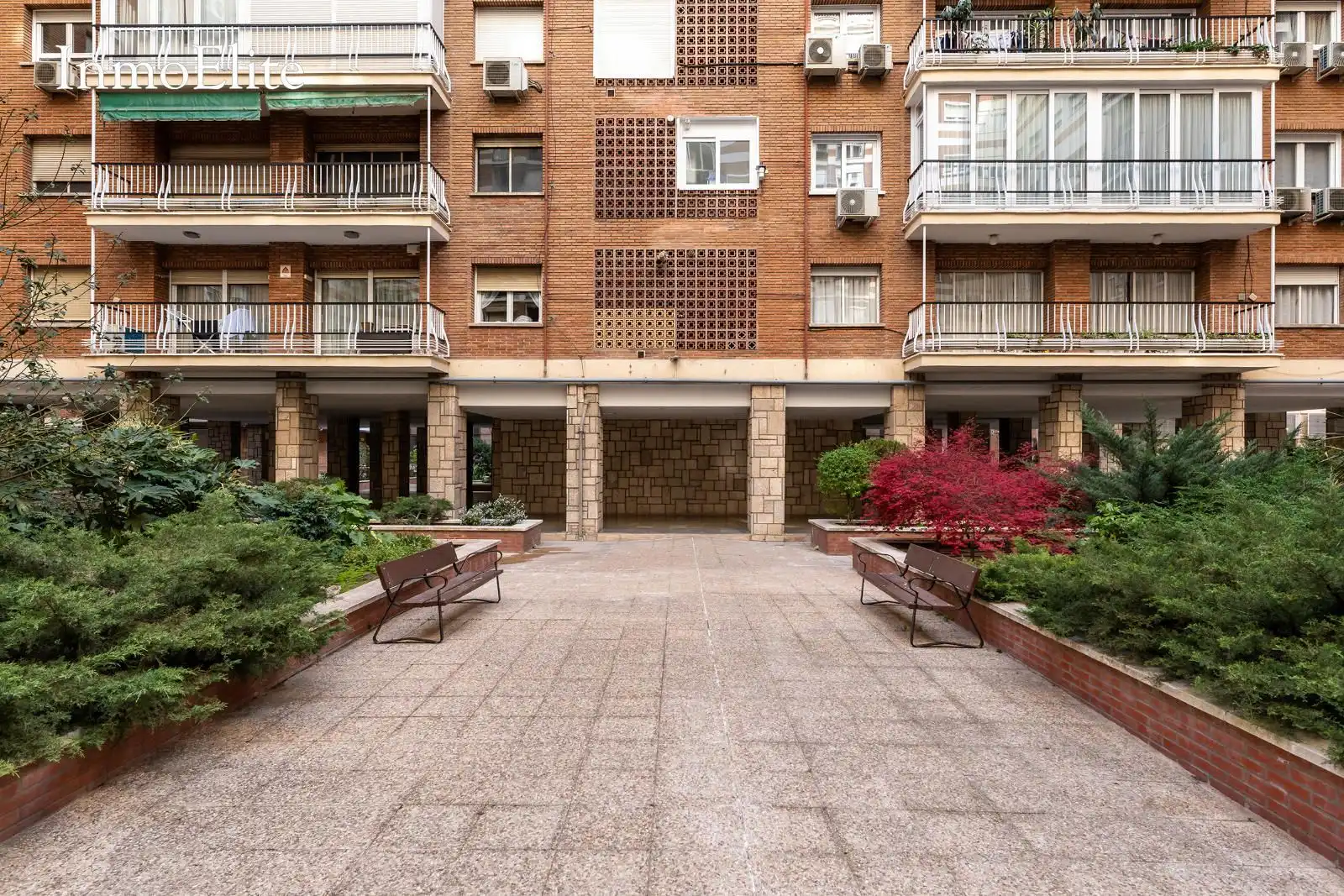 Außenansicht von Wohnung zum Verkauf in Madrid mit Heizung, Parkett und Terrasse