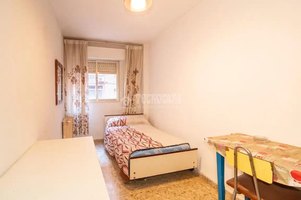 Habitación de Piso en venta en Granada