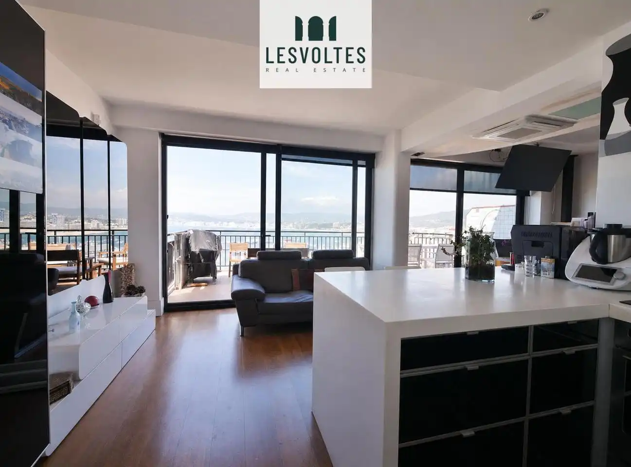 Habitación de Apartamento en venta en Palamós con Calefacción, Parquet y Balcón