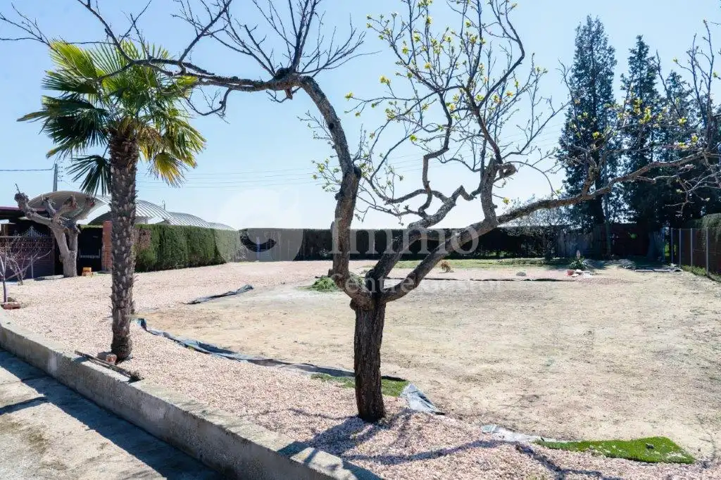 Finca rústica en venda en Almenar amb Moblat