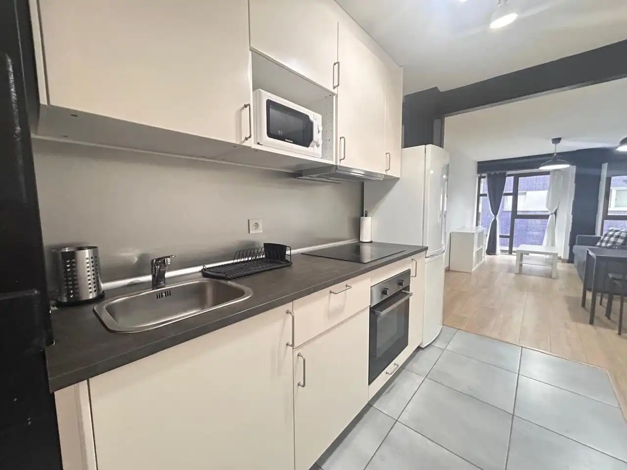 Cocina de Piso de alquiler en Gijón  con Calefacción y Amueblado