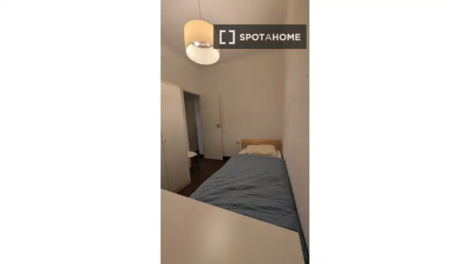 Bedroom of Flat for share in Barcelona  with Air Conditioner, Heating and Furnished