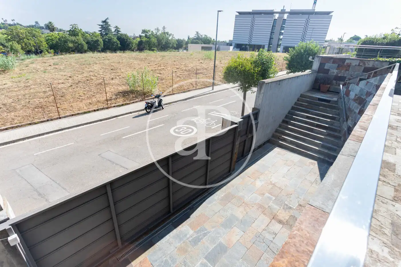 Aparcament de Casa o xalet en venda en Sant Cugat del Vallès amb Aire condicionat, Calefacció i Jardí privat