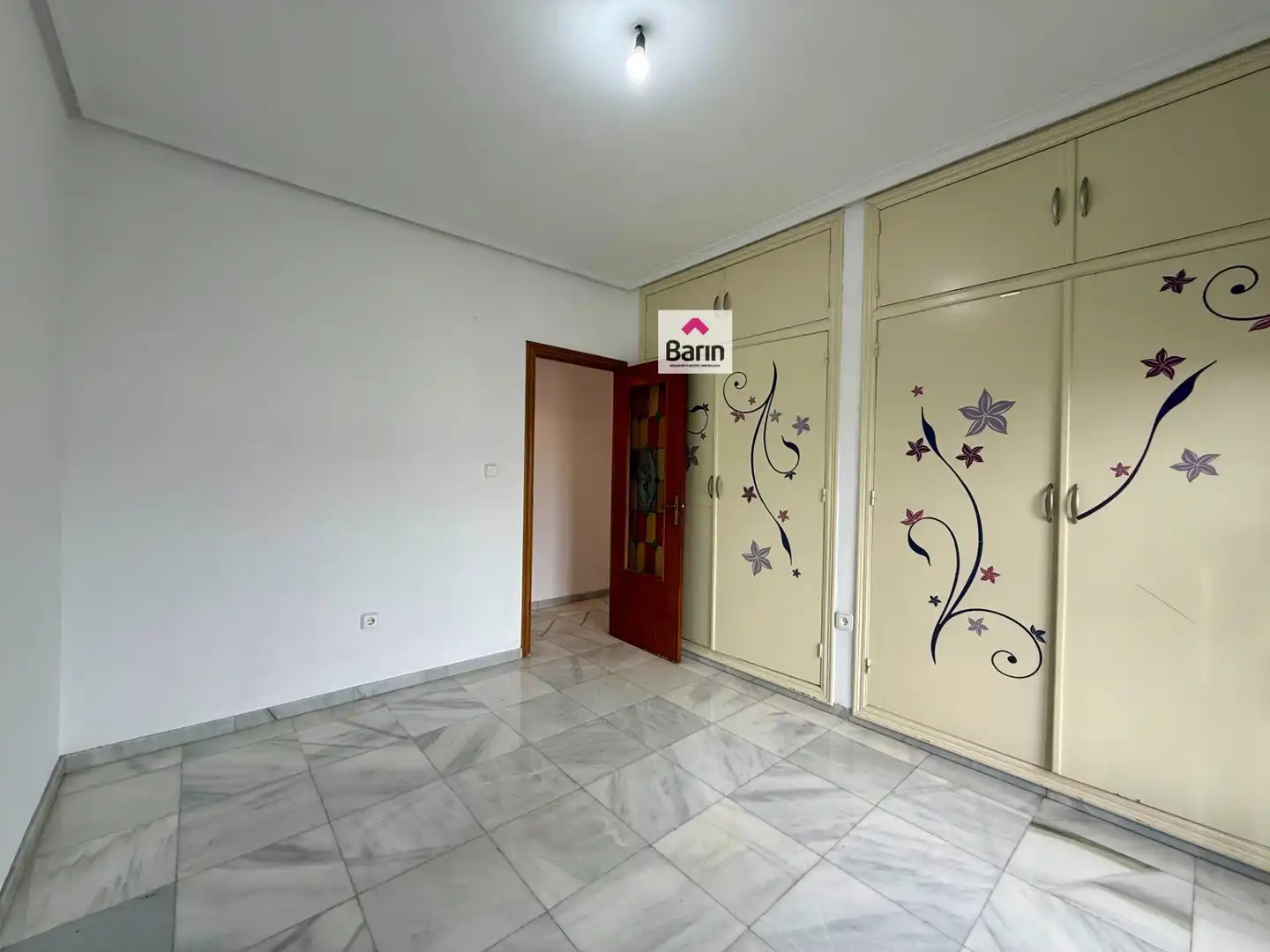Dormitori de Casa o xalet en venda en Córdoba amb Jardí privat, Terrassa i Traster